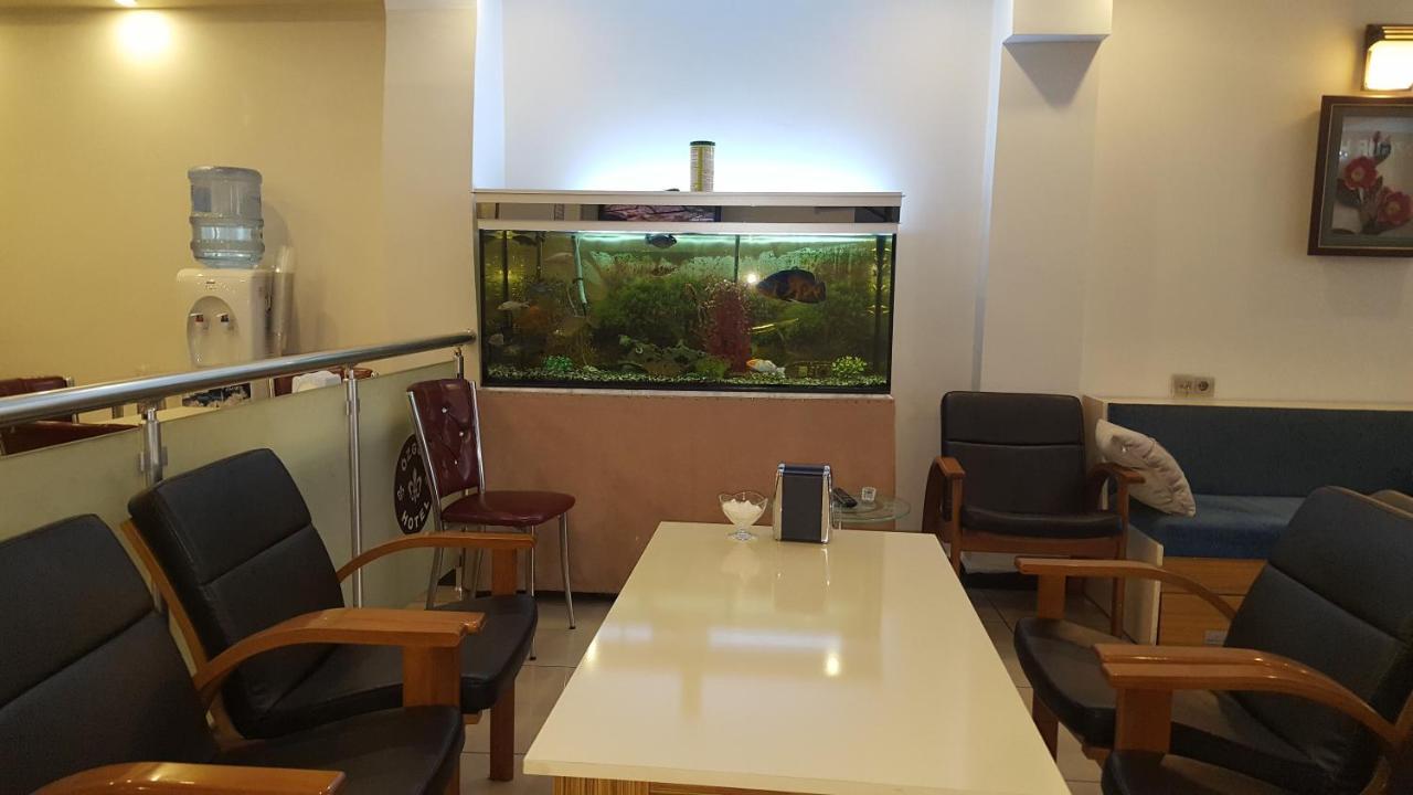 Oezguer Hotel Trabzon Esterno foto