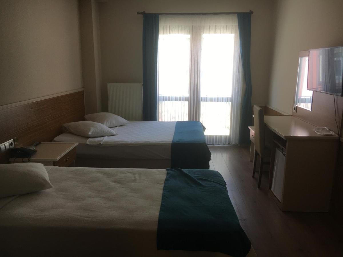 Oezguer Hotel Trabzon Esterno foto