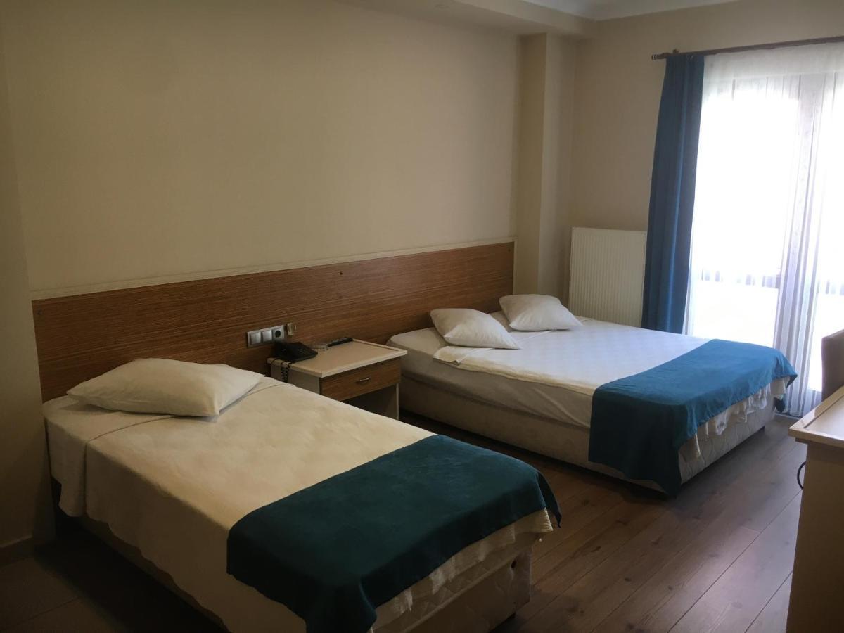 Oezguer Hotel Trabzon Esterno foto