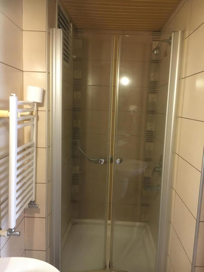 Oezguer Hotel Trabzon Esterno foto