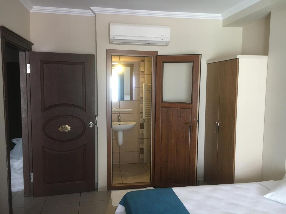 Oezguer Hotel Trabzon Esterno foto